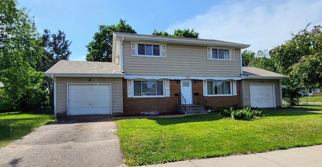 Primary Photo - 7515 Cloman Way E