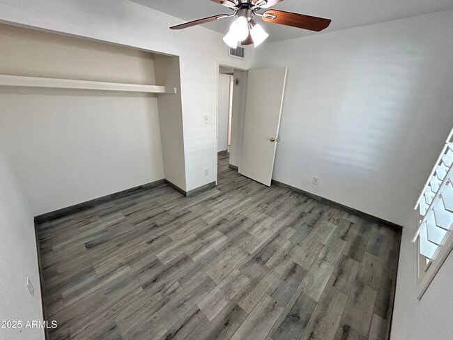 Building Photo - 413 W Piute Ave