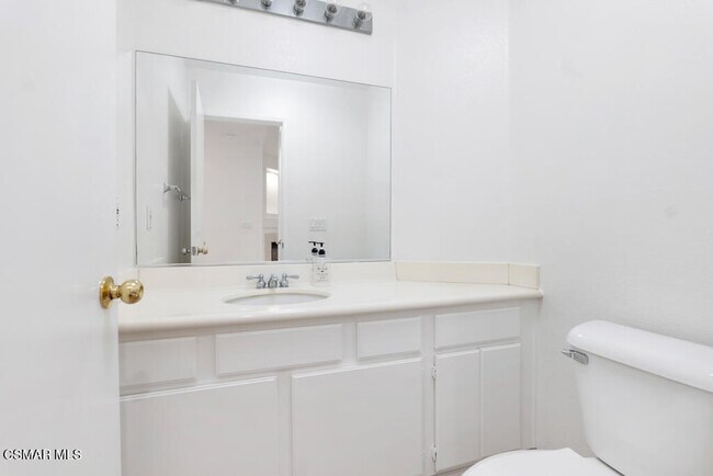 Building Photo - 663 Avenida Magdalena