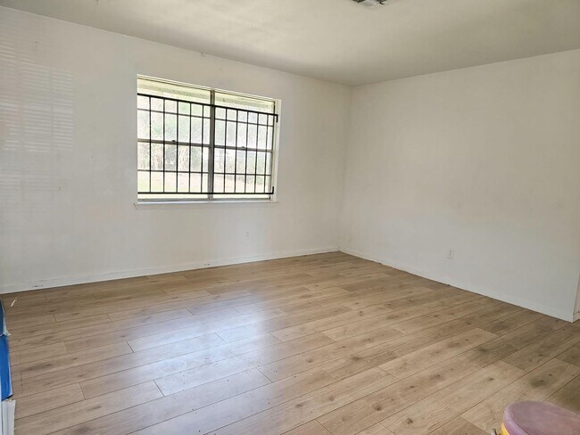 Building Photo - 11023 Linvale Dr