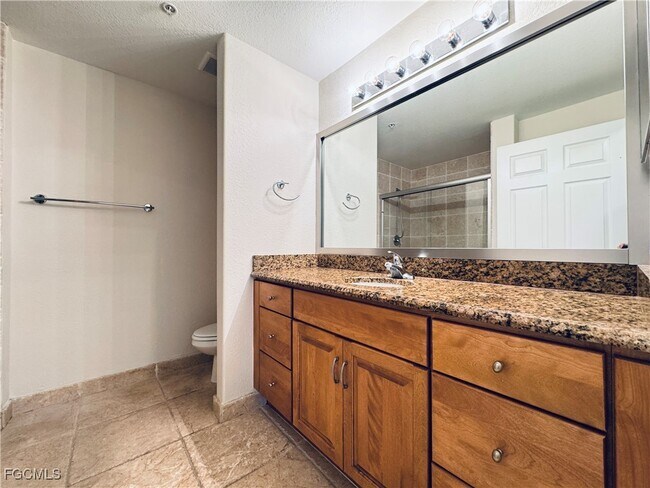 Building Photo - 13100 Bella Casa Cir