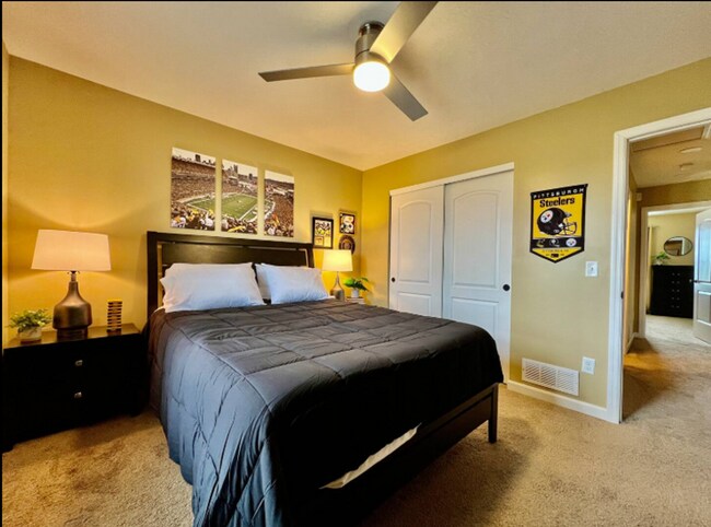 Building Photo - 5531 Oakview Terrace