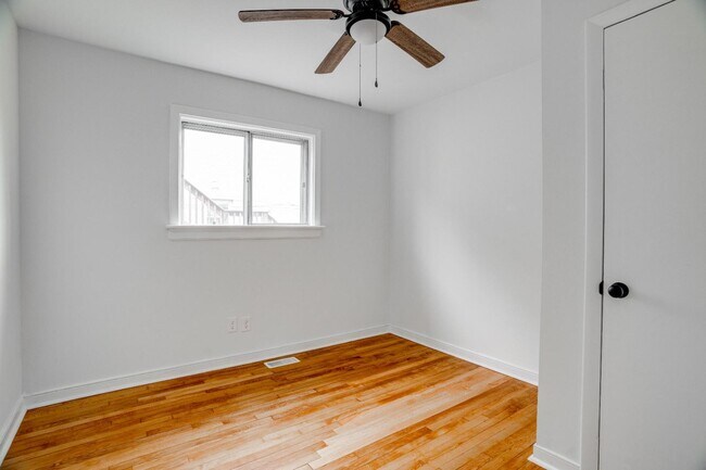 Building Photo - 2403 Flint St