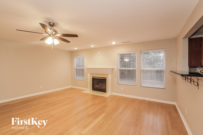 Building Photo - 13934 Lawrence Farm Ln