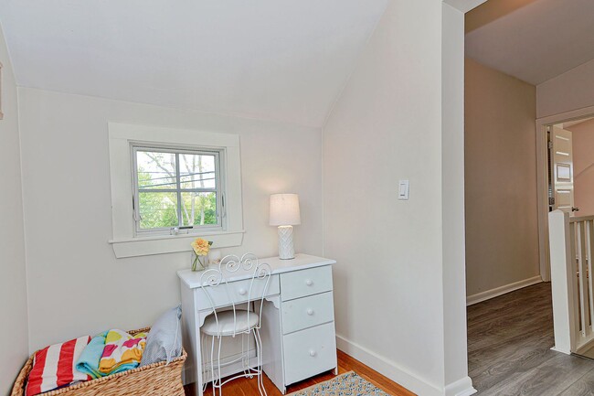 Building Photo - WINTER RENTAL: Changes In Latitude (Dogs Welcome!)