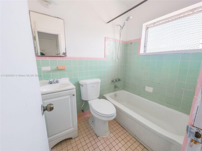 Building Photo - 2170 NW Flagler Terrace