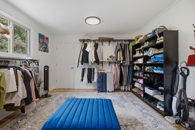 Building Photo - 6555 Brownlee Dr