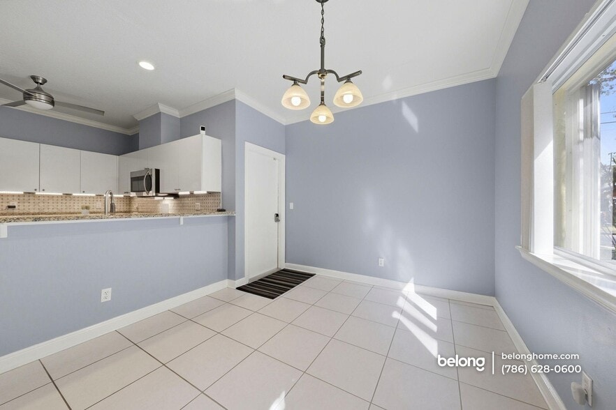 Building Photo - 616 SW 6th St