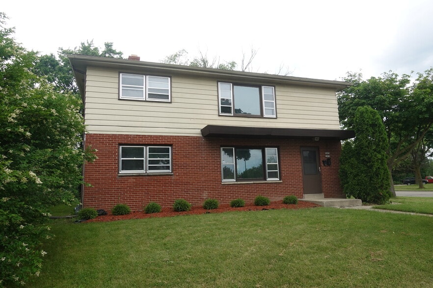 Building Photo - 5973-75 n 83rd st