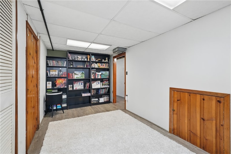 Building Photo - 155 W View Ave