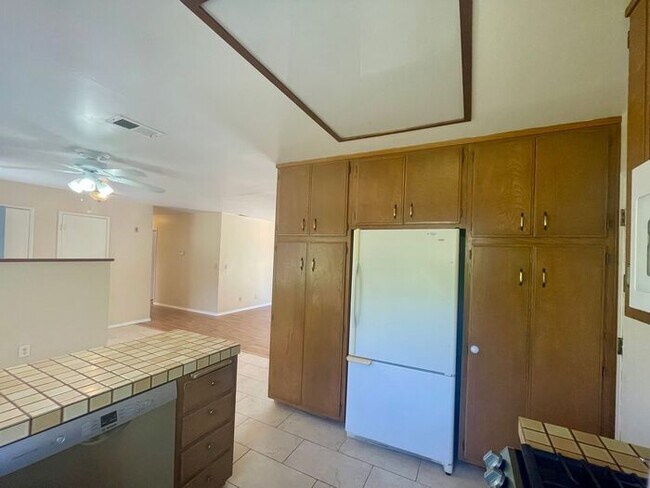 Building Photo - Three Bedroom Home in the Turnpike Foothills - Available Mid August