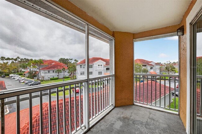 Building Photo - 18001 Richmond Pl Dr