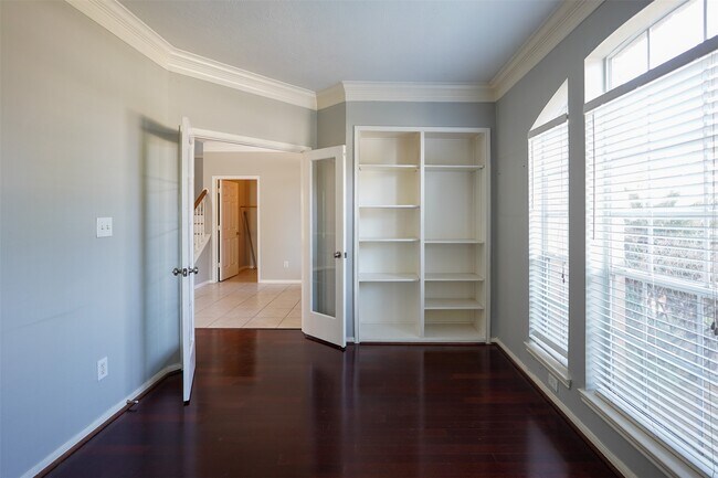 Building Photo - 2403 Blue Shadow Dr