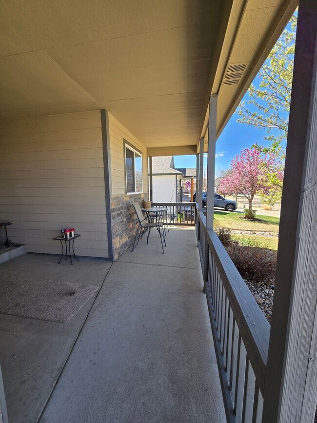 Building Photo - Spacious 5B/3B with Finished Basement Now Available!