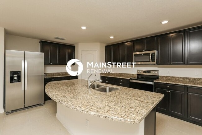 Building Photo - 5 Bedroom Pet-Friendly Home in Leesburg, F...
