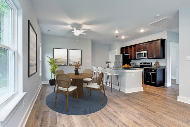 Building Photo - 123 Jesters Ln