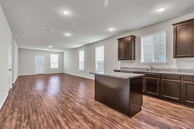 Building Photo - 5823 Buckner Creek Ct
