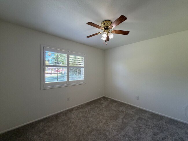 Building Photo - 607 E Palm Ave