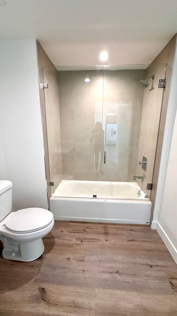Building Photo - Affordable 1-Bedroom Top Floor Unit with M...