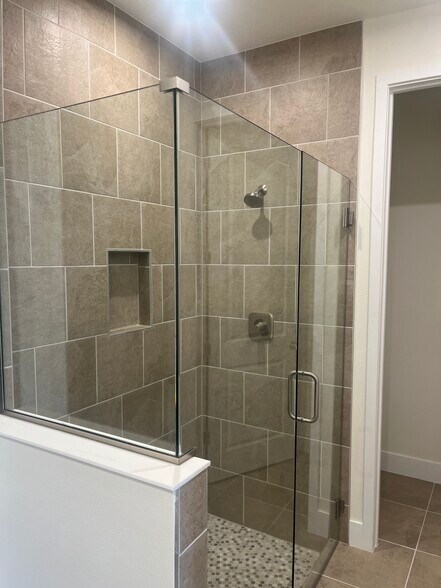 ONSUITE - 10279 Bonavie Cove Dr