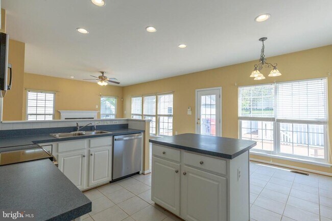 Building Photo - 341 Bullskin St