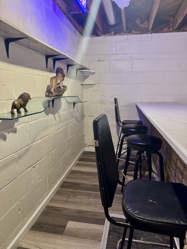 Building Photo - 816 S 115th St