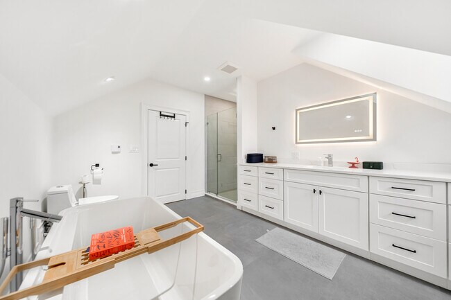 Building Photo - 57 Grampian Way
