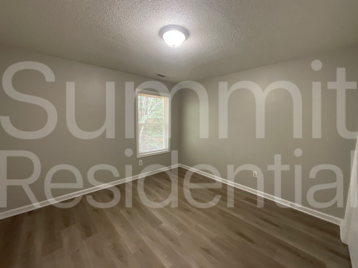 Building Photo - 7189 Ravenwood Ln