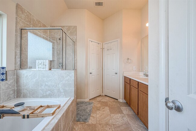 Building Photo - 20127 Graphite Canyon Ct
