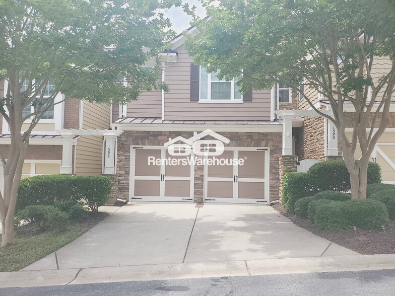 Primary Photo - 1592 Richmond Dr