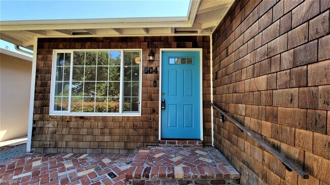 Building Photo - 2 br, 1 bath House - 604 9th Avenue