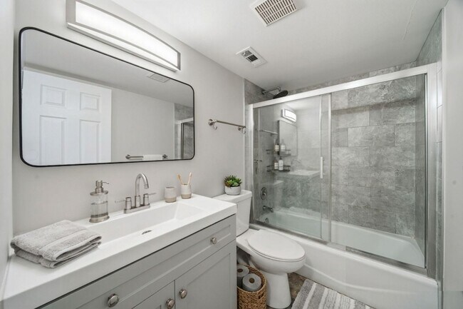 Building Photo - 15700 86th Ave