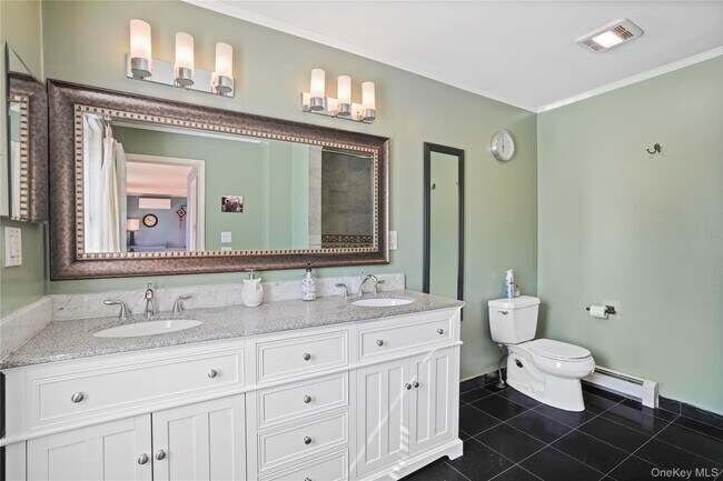 Building Photo - 102 Clinton St