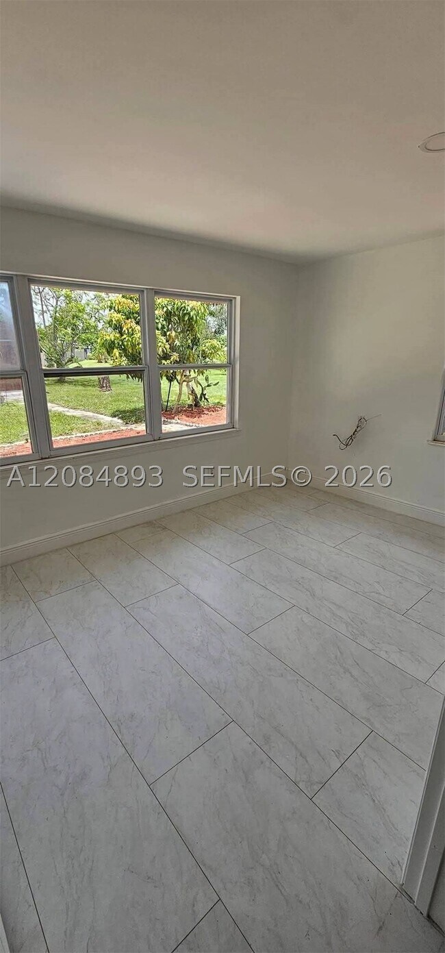 Building Photo - 442 NE Elmore St