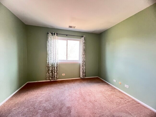 Building Photo - 1542 Heather Ct