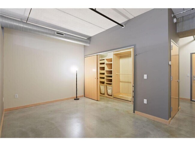 Building Photo - 710 N 4th St