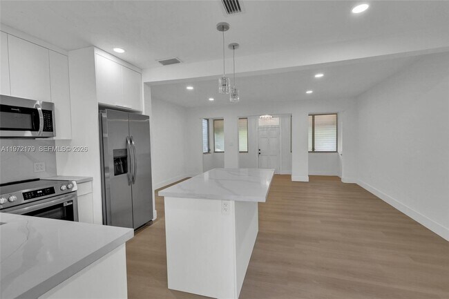 Building Photo - 5111 SW 73rd Terrace