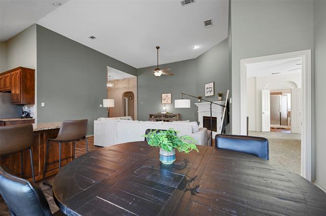 Building Photo - 5321 Thornbush Dr