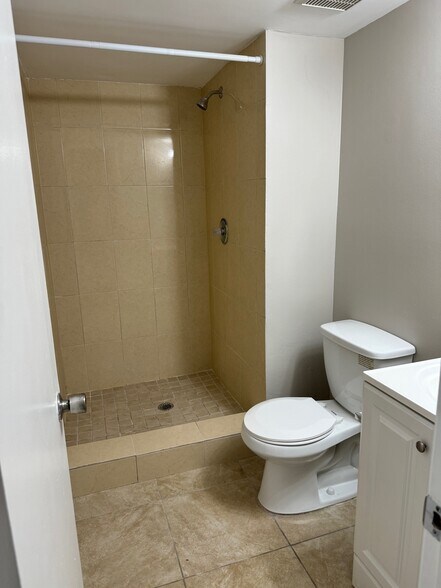 Building Photo - 510 NW 86th Pl