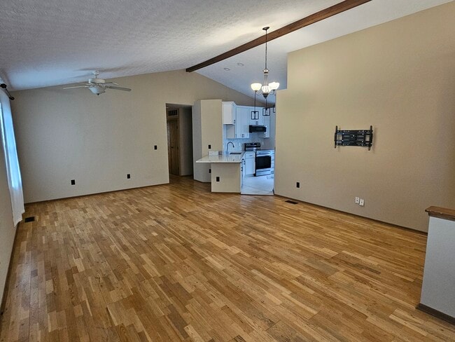 Building Photo - 5244 Wagon Wheel Ln