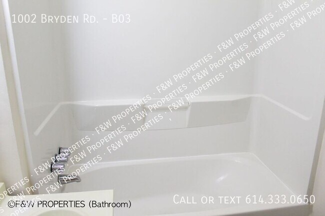 Building Photo - 1002 Bryden Rd