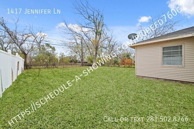 Building Photo - 1417 Jennifer Ln