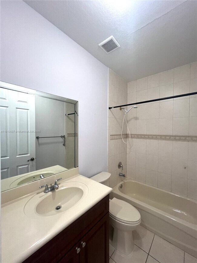 Building Photo - 16020 SW 91st Ct