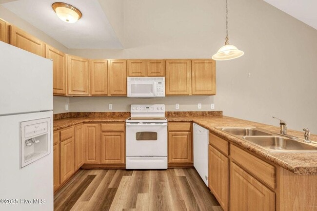 Building Photo - 114 Lincoln Pl Cir