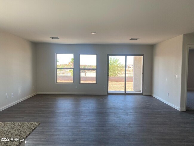 Building Photo - 793 Silvercreek Ln