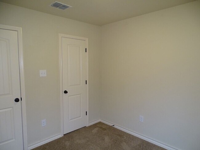 Building Photo - 7117 Micayla Cv