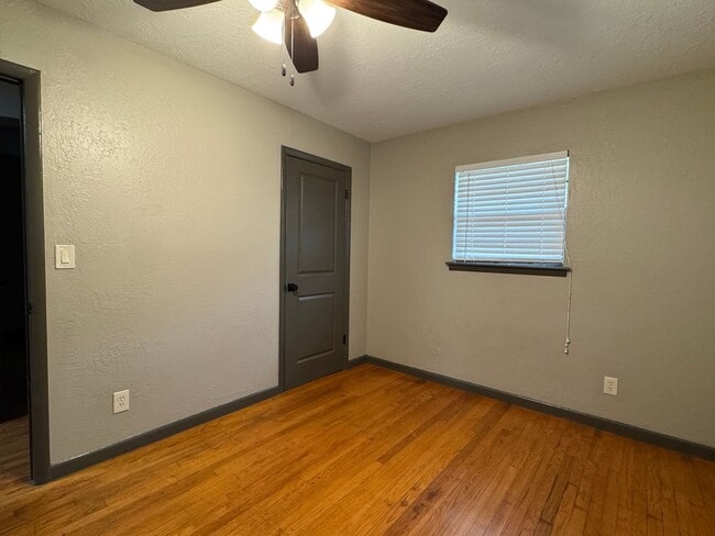 Building Photo - 421 NW 57th St