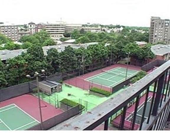 Building Photo - 33 Pond Ave