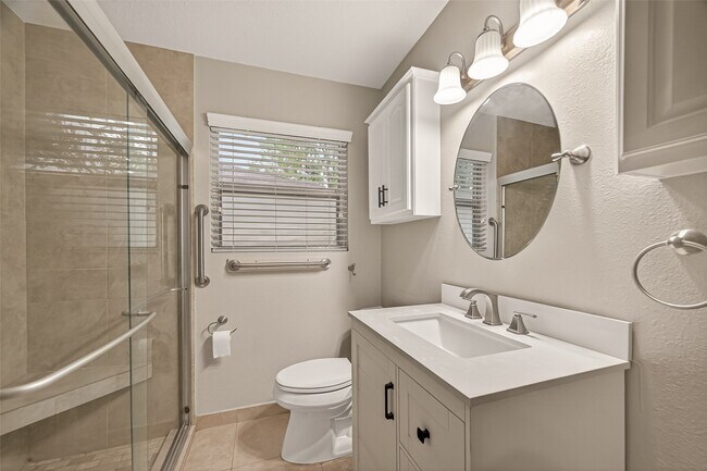 Building Photo - 514 Evonne St