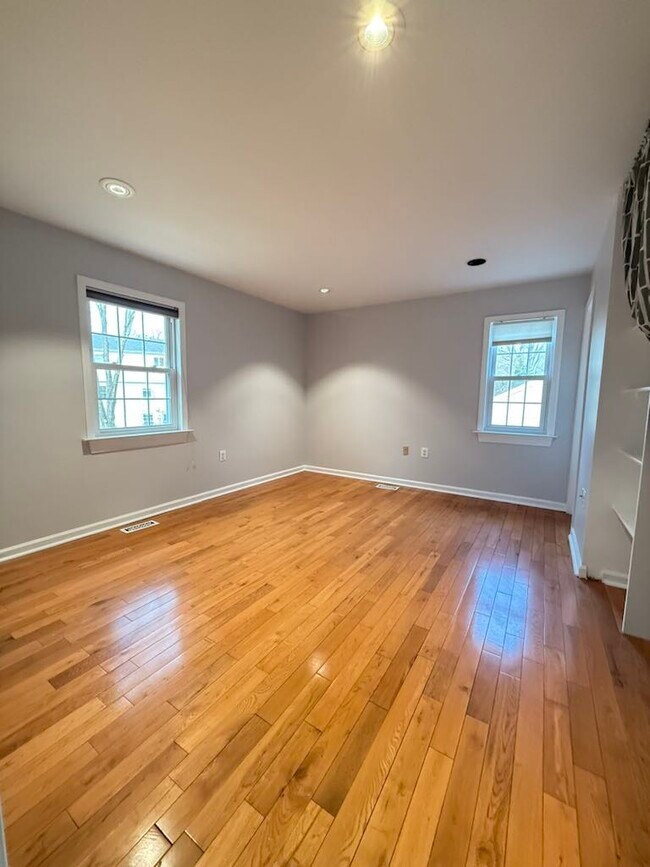 Building Photo - 10933 Adare Dr